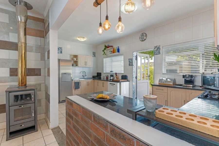 3 Bedroom Property for Sale in Table View Western Cape